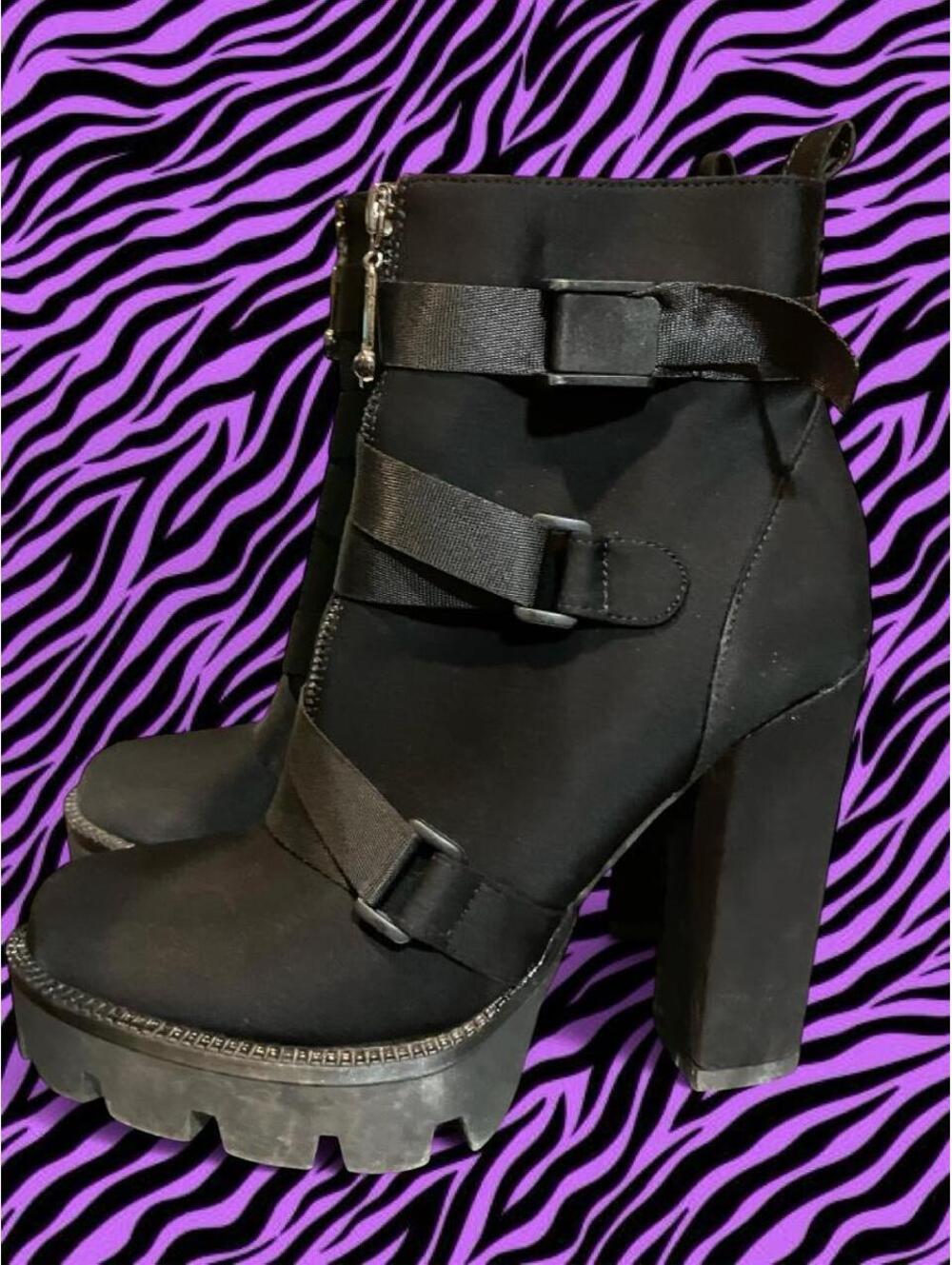 LNIB Wetkiss Black Tactical platform ankle boots with buckle straps